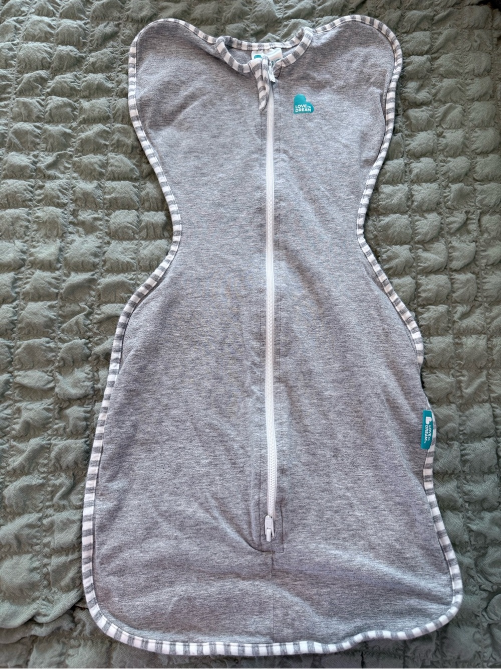 Love to Dream Grey Swaddle size small (8-13lbs)